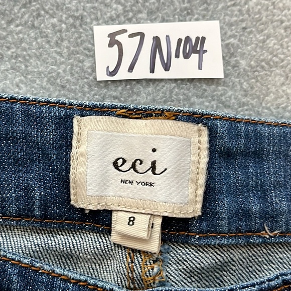 ECI New York Crop Jeans Womens Size 8 Distressed - Picture 2 of 10
